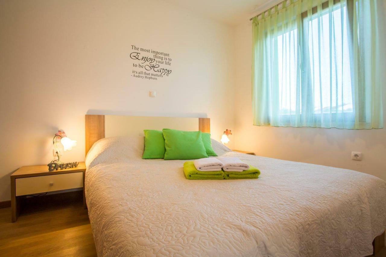Apartman Irena Pula Exterior foto